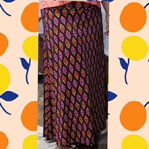 Lularoe long maxi skirt sz Medium geometric print